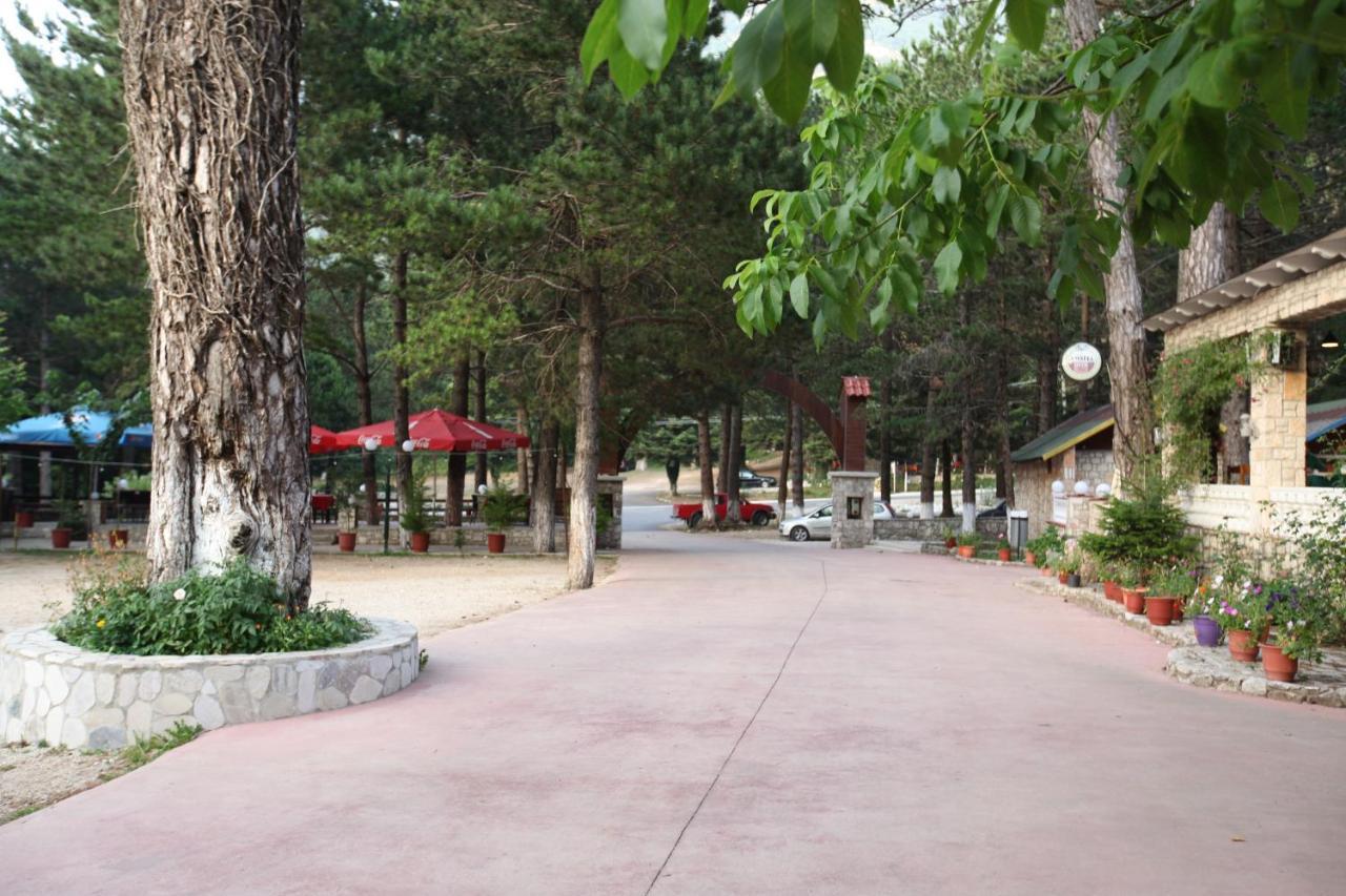 Hamiti Camping Center Dukat Bagian luar foto