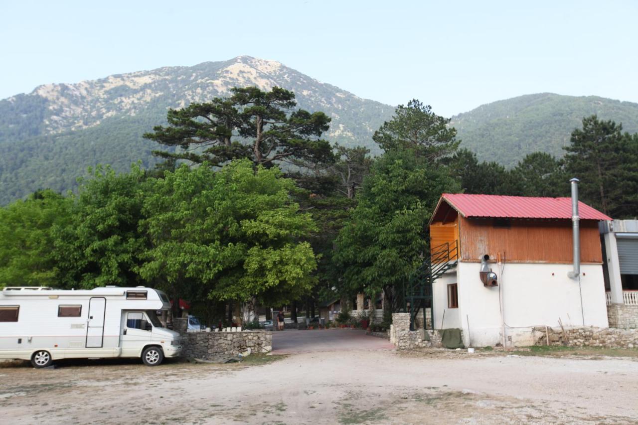 Hamiti Camping Center Dukat Bagian luar foto