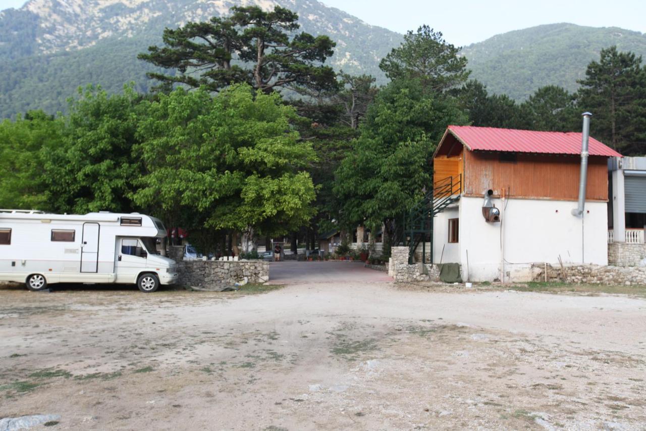 Hamiti Camping Center Dukat Bagian luar foto